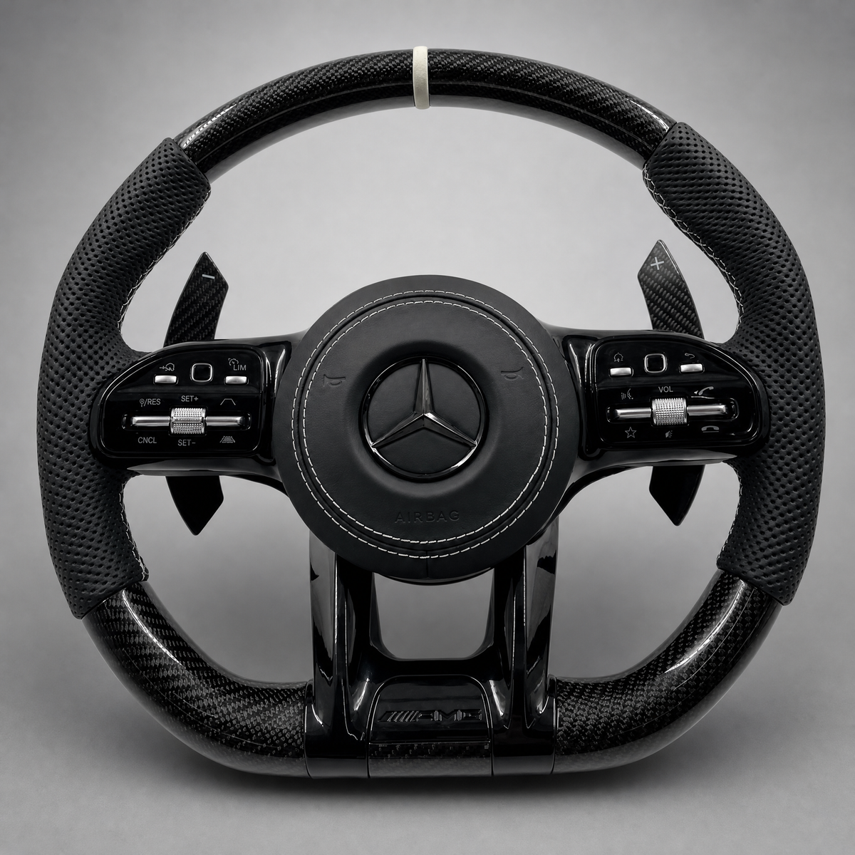 Volant Carbone Custom – Mercedes-AMG | Surpiqûres Blanches