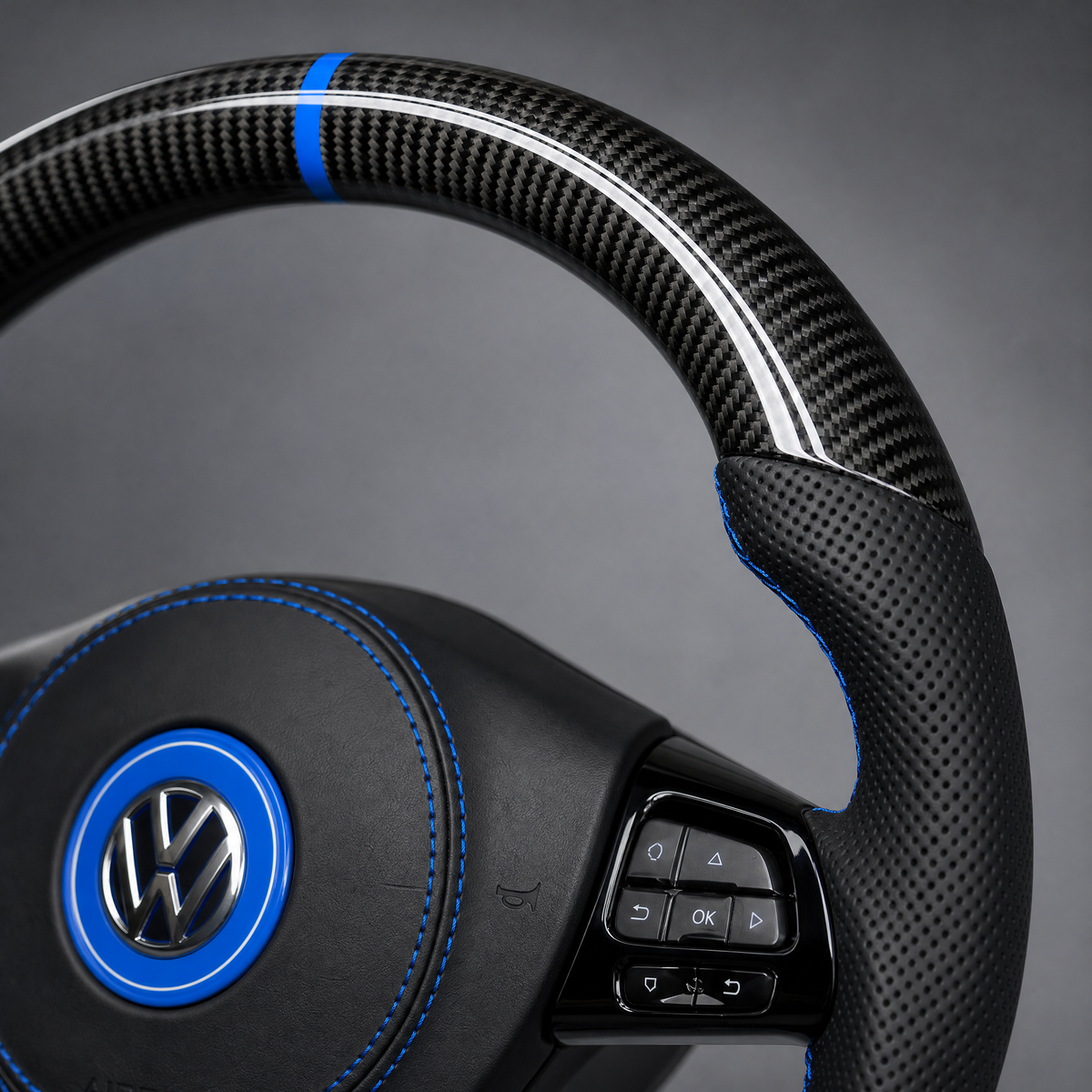 Volant Volkswagen Golf R – Carbone & Cuir Perforé | Accents Bleus