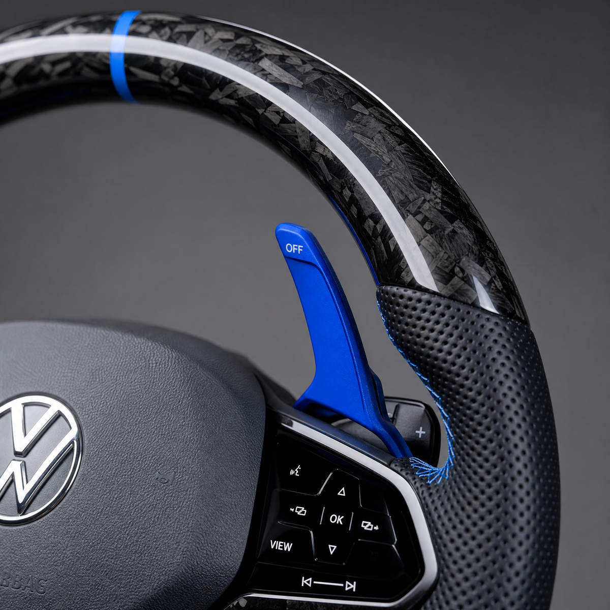 Volant Volkswagen Golf R – Carbone Forgé | Palettes & Accents Bleus