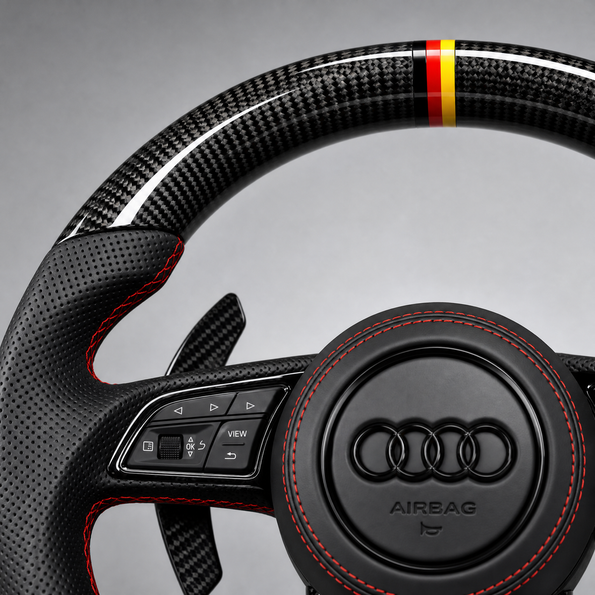 Volant Audi RS – Carbone & Cuir Perforé | Drapeau Allemand 🇩🇪